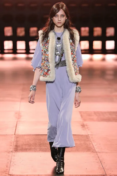 Look 34